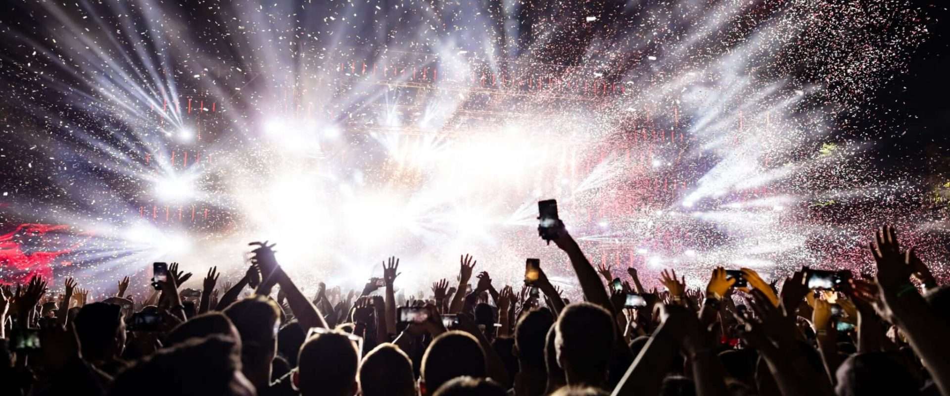 Metallica Dupla Koncert 2026: Zúzz Budapesten, pihenj a Velencei-tónál!